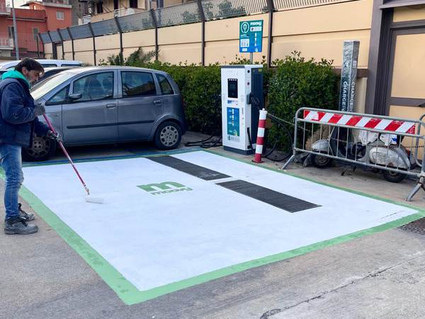 How much does an electric car charger cost